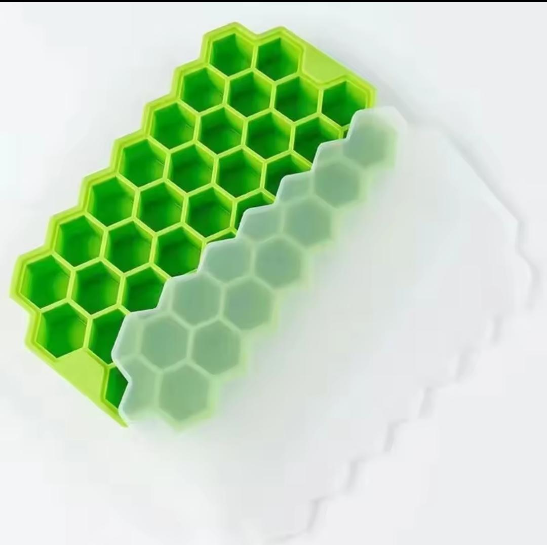Silicone Ice Cube Maker Tray with Lid Cover – Flexible Ice Cube Mold for Freezer, Easy Release Ice Storage Tray.