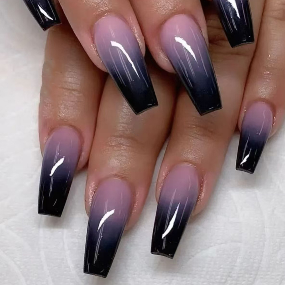 Cross-border best-selling wearable nail tips in Europe and America, featuring French gradient long fake nails that are removable and suitable for nail art. Wholesale of wearable nail tips
