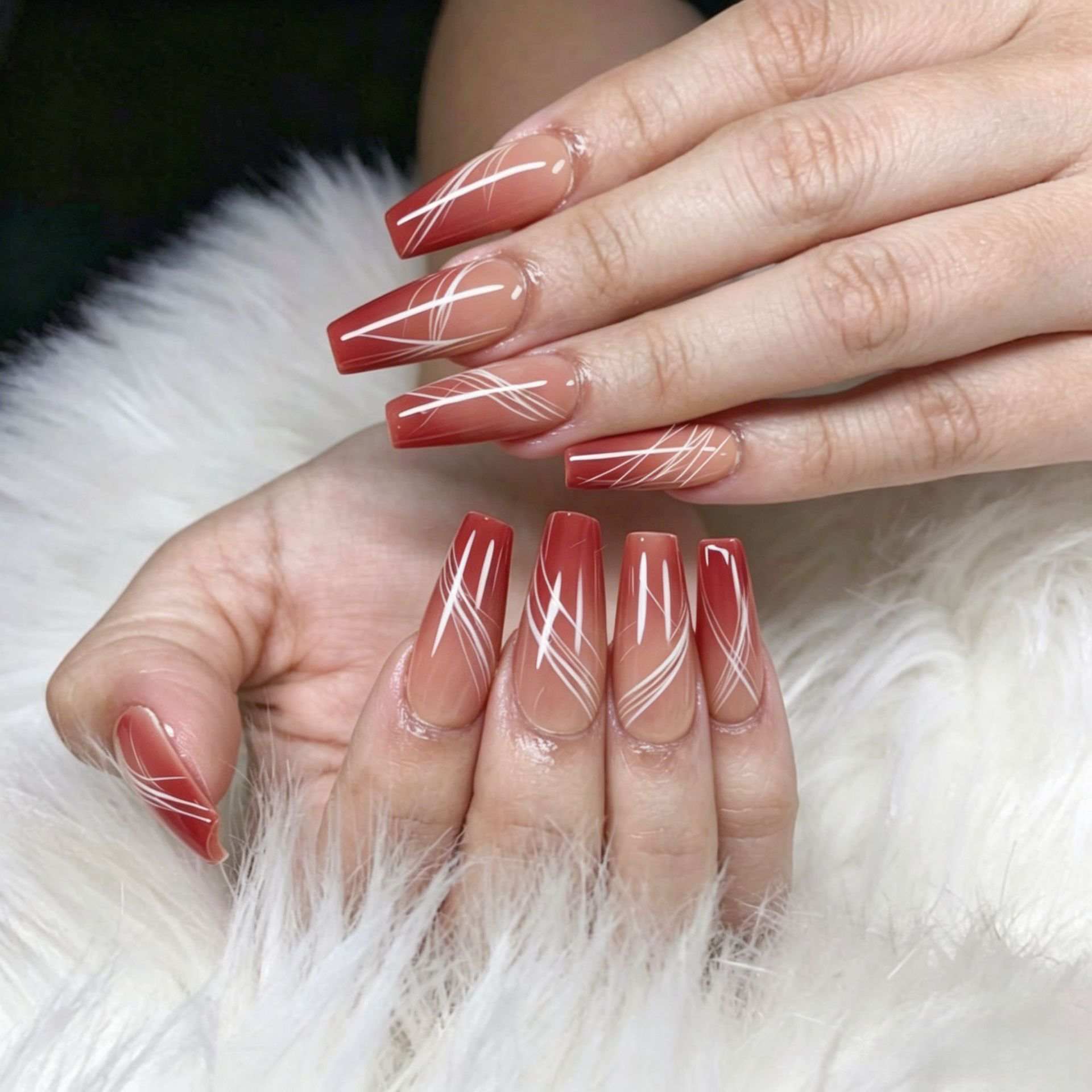 Long ballet fake nails, 24 pieces, simple and white, caramel gradient lines, wearable nails, wholesale