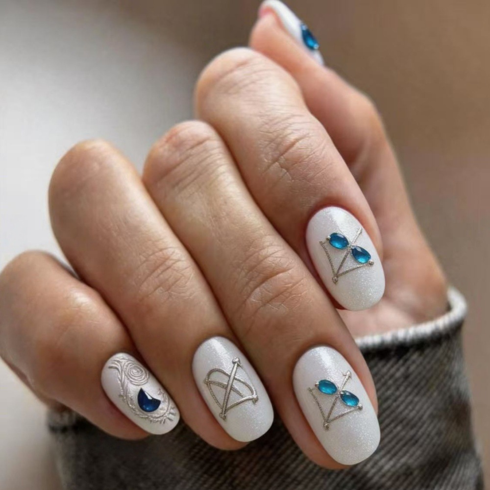 Wearable short gold glittery false nail tips, removable wearable nail art tips, finished product view 3