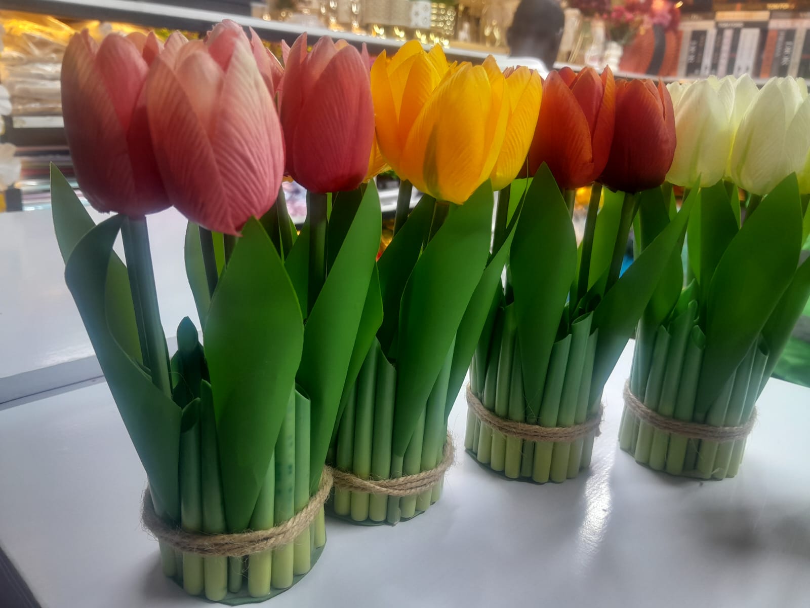 6pcs Artificial Tulip Bouquet – Rustic Sisal Rope Wrapped Faux Flowers for Table & Shelf Decor – Home, Office & Event Floral Decoration