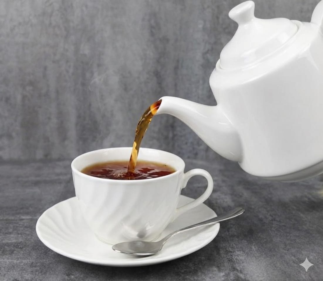 High Quality Ceramic Kitchen Square Tea Pot Kettle 600ml - Premium Elegant Ceramic Teapot for Tea, Coffee and Milk Serving at Home, Hotels and Cafés