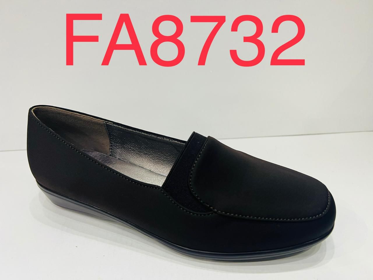 Classic Elegant Women’s Comfort Slip-On Leather Loafers Women Shoes Flats Sneakers Women Very Comfortable Female Casual Walking Footwear Fashion Office Shoes Sizes 37-43