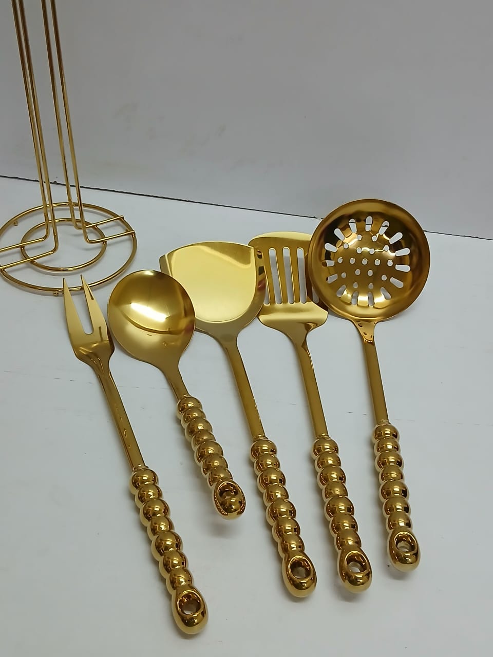 6 in 1 Gold Vanished Serving Spoon Set with Stand – Elegant Serving Utensils Featuring Ceramic Handles for Formal Dining and Table Presentation