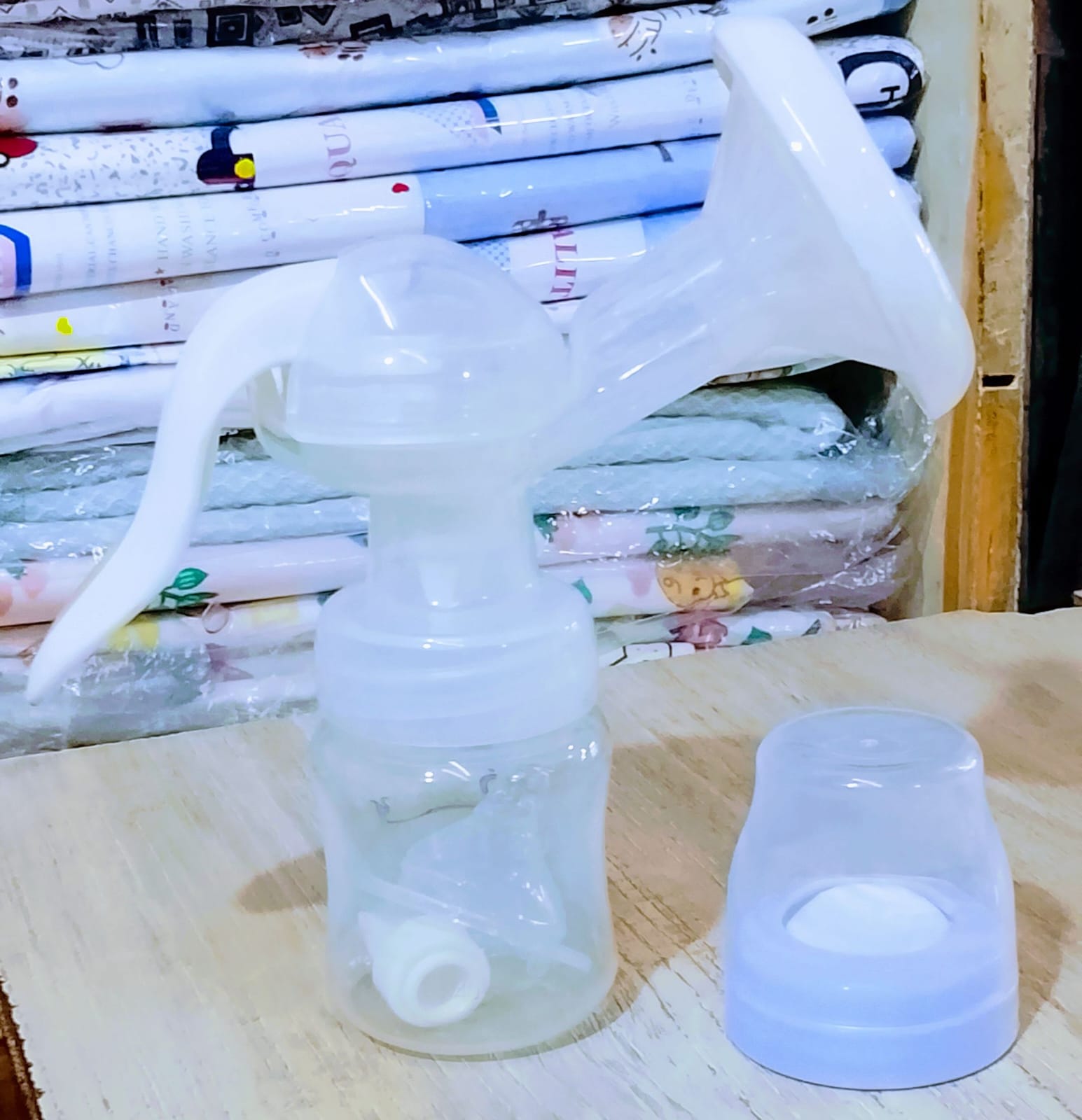 Manual Breast Pump – BPA-Free Portable Hand Breast Pump for Nursing Mothers