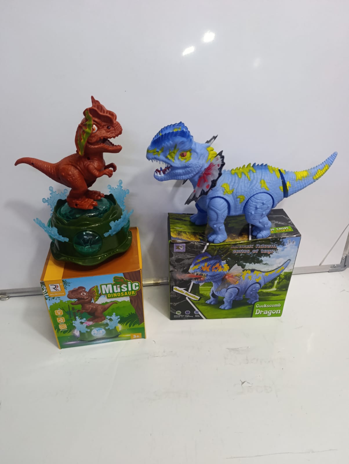 Walking Dinosaur Toy with Smoke & Sound – Battery Operated Dinosaur Toy for Kids, Lights, Walking Action & Realistic Roaring
