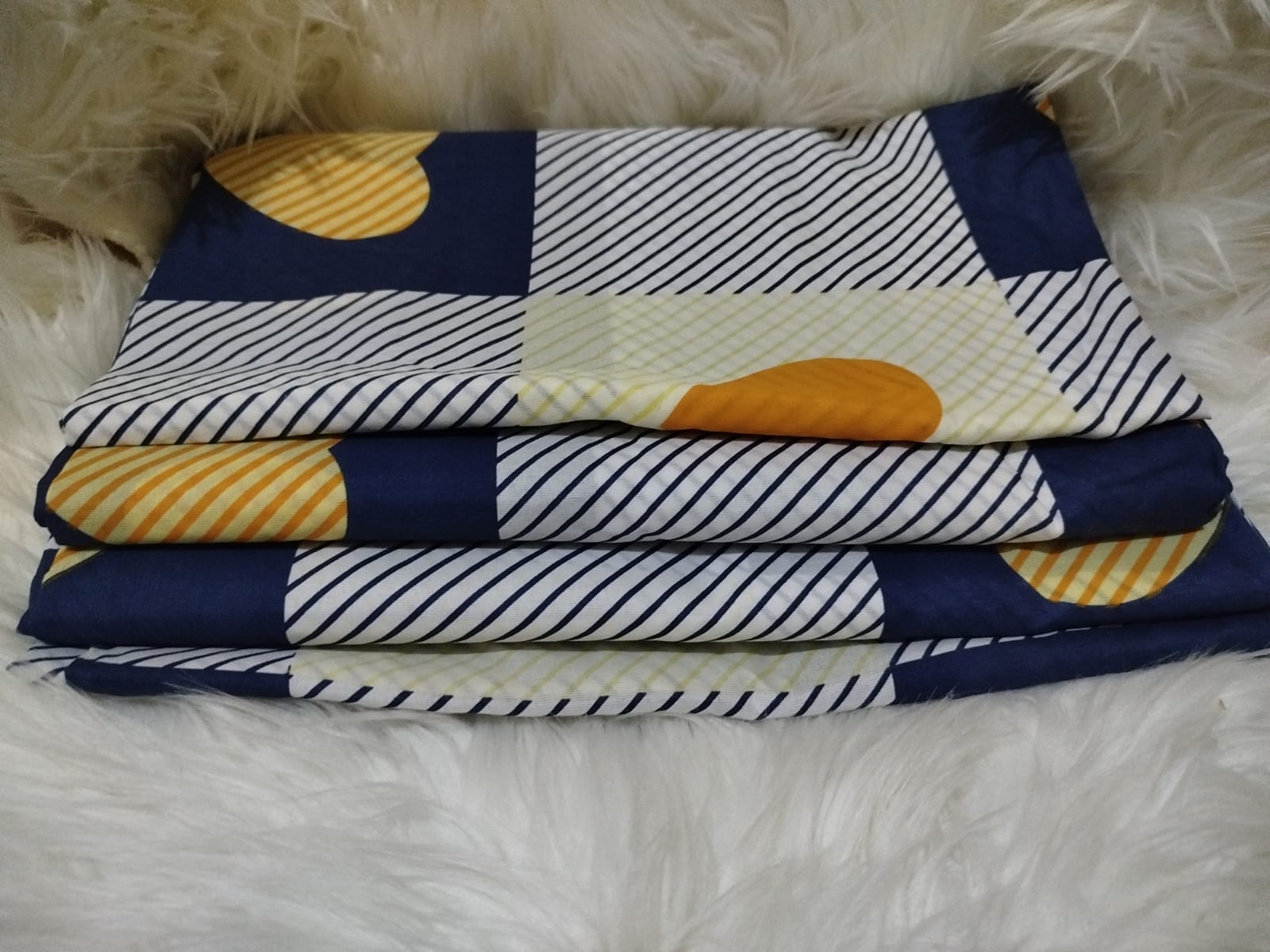 4x6 Bedsheet Set 4 Pcs (2 Bedsheets & 2 Pillowcases)