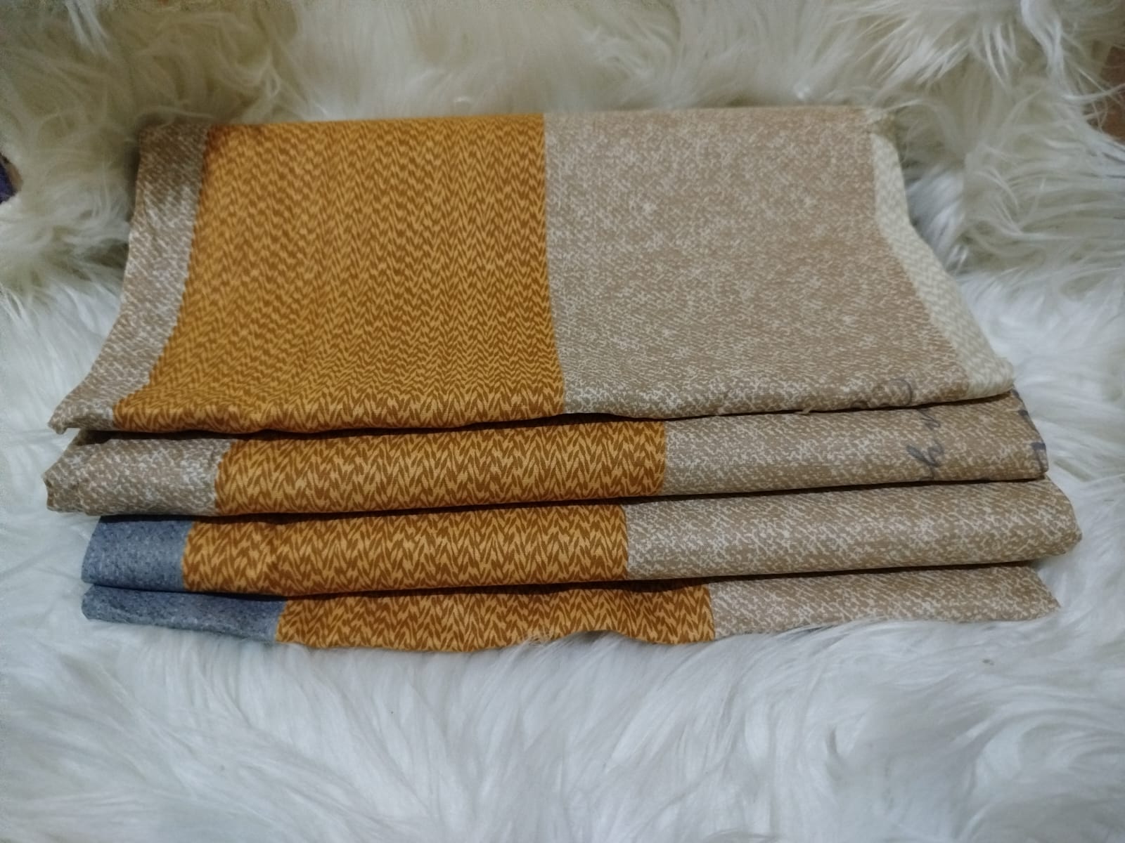 4x6 Bedsheet Set 4 Pcs (2 Bedsheets & 2 Pillowcases)