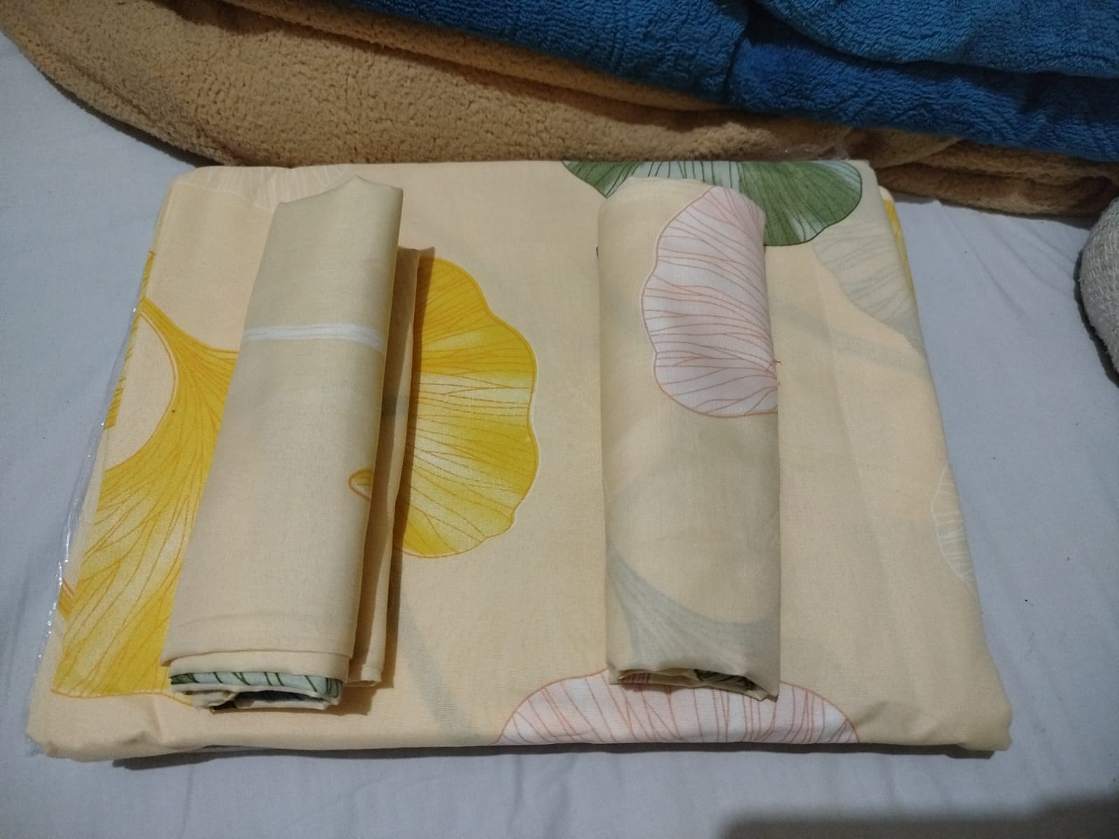 4x6 Bedsheet Set 4 Pcs (2 Bedsheets & 2 Pillowcases)
