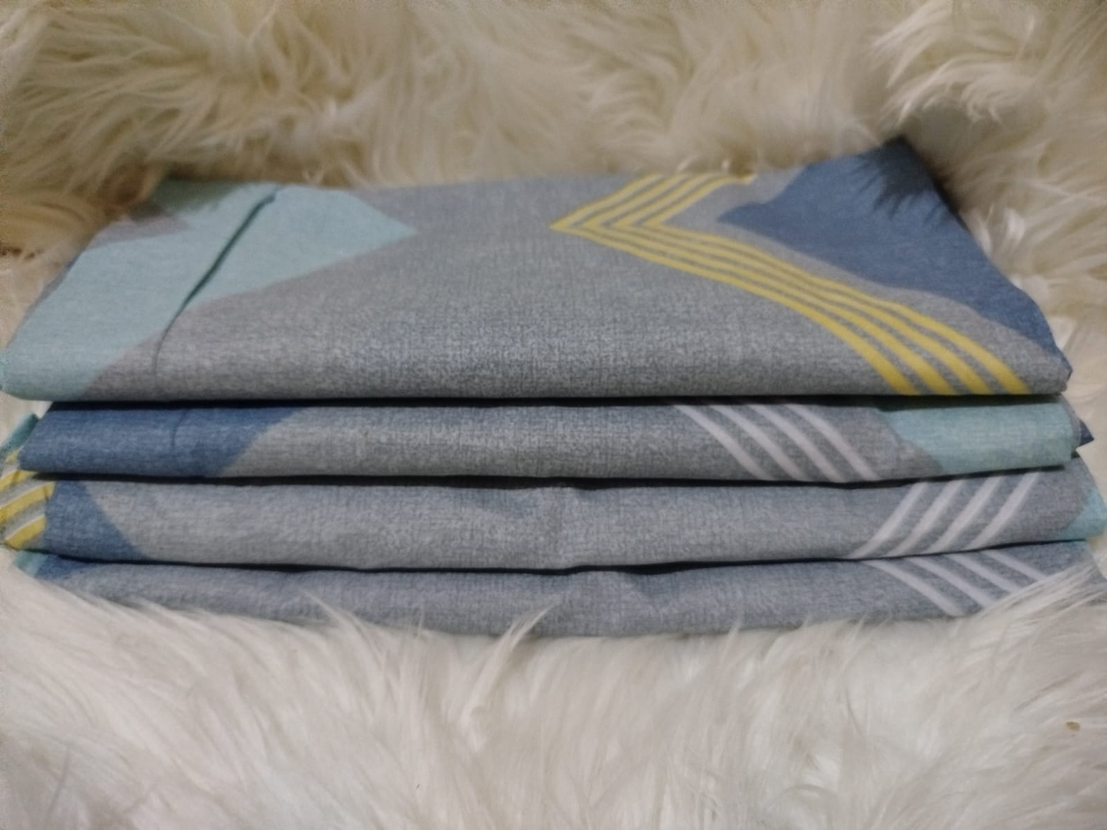 4x6 Bedsheet Set 4 Pcs (2 Bedsheets & 2 Pillowcases)