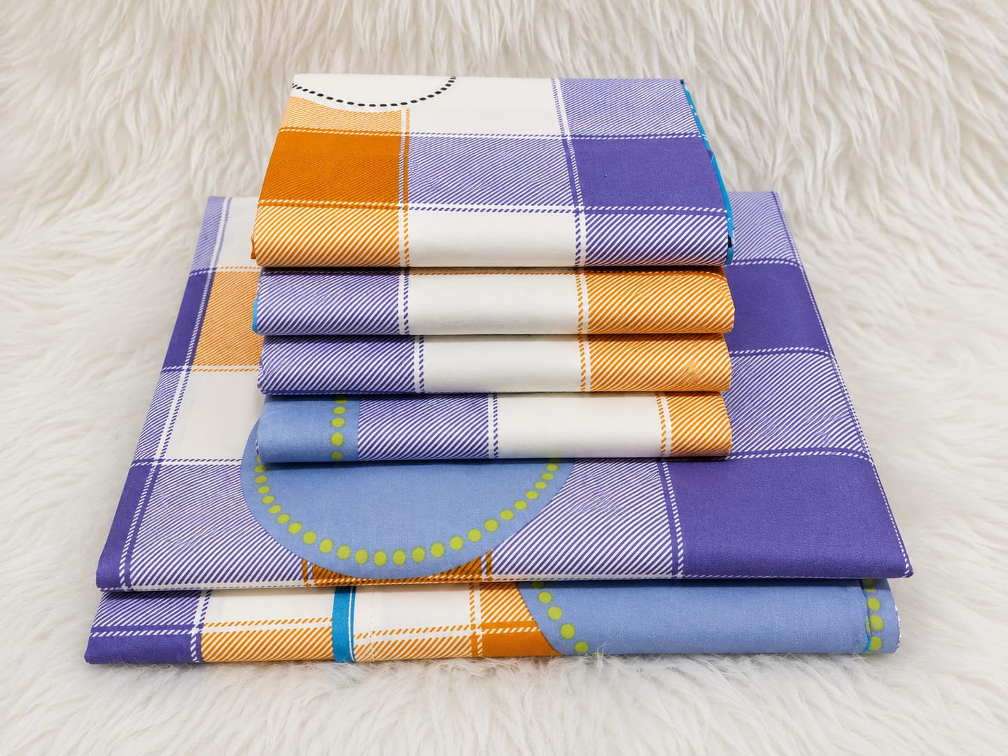 6pc set bedsheets 6×6 (2 Bed sheets, 4 pillow cases)
