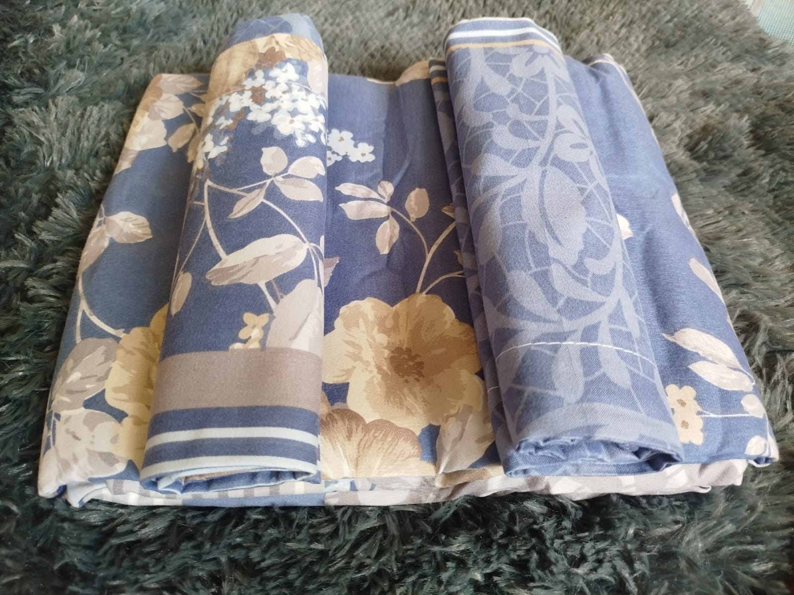 5 by 6 Super Unique Bedsheets set Of 4Pcs (2 Bedsheets & 2 Pillowcases)