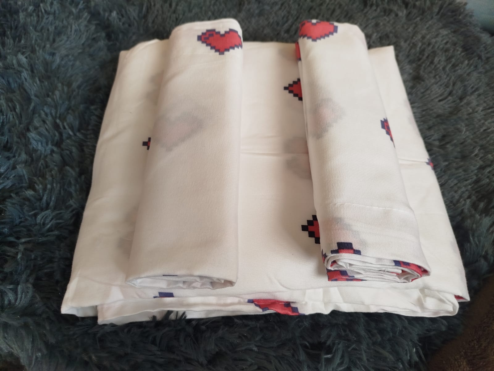5 by 6 Super Unique Bedsheets set Of 4Pcs (2 Bedsheets & 2 Pillowcases)