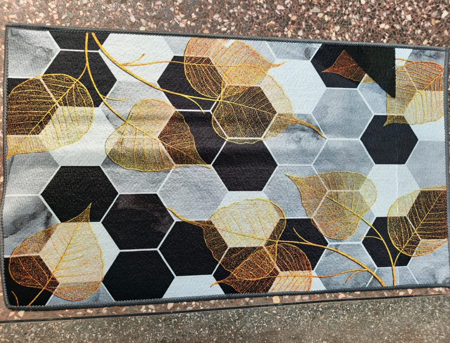Soft, Non-Slip & Elegant 3D Doormat - 50×80 cm