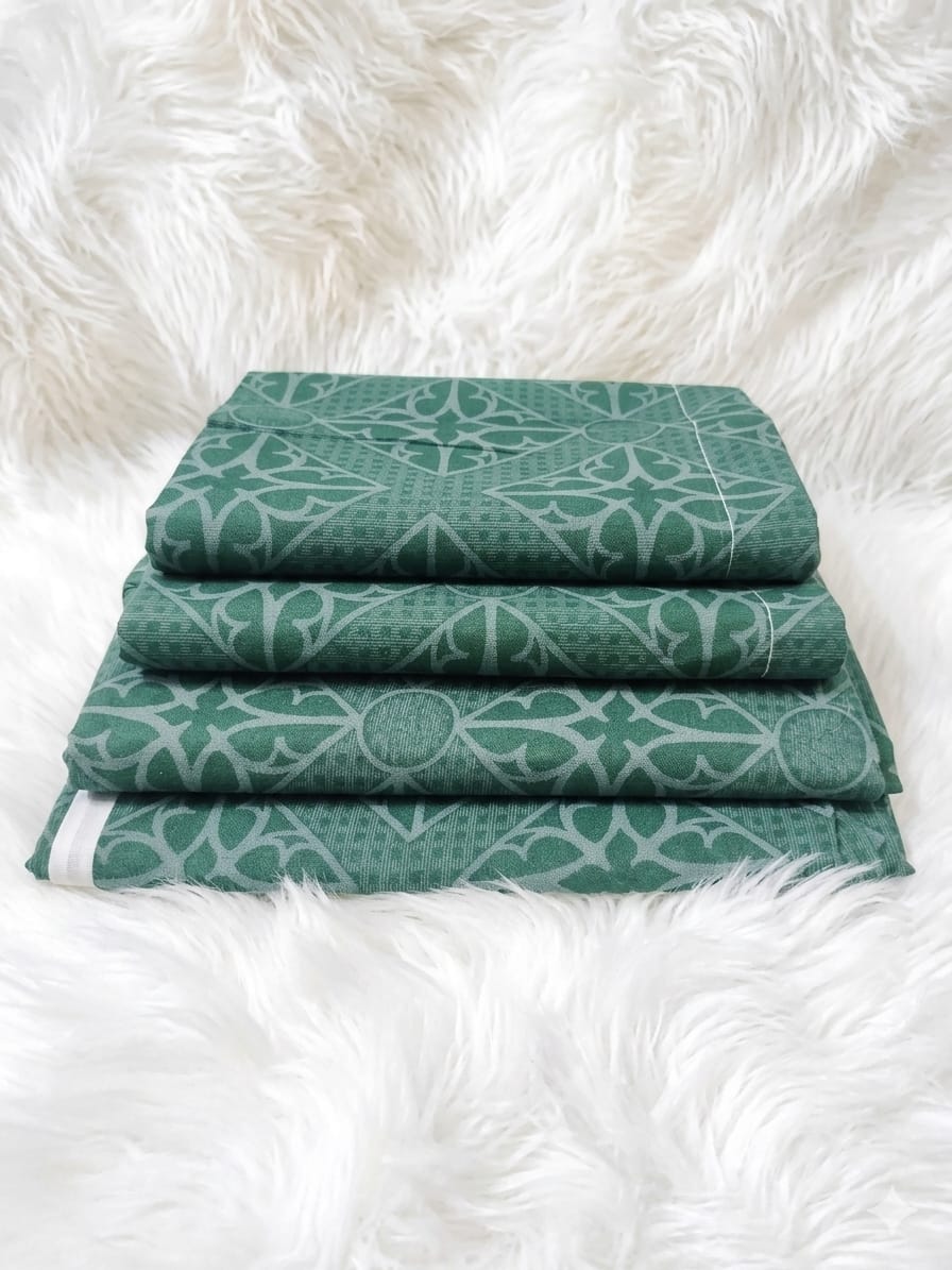 5 by 6 Super Unique Bedsheets set Of 4Pcs (2 Bedsheets & 2 Pillowcases)