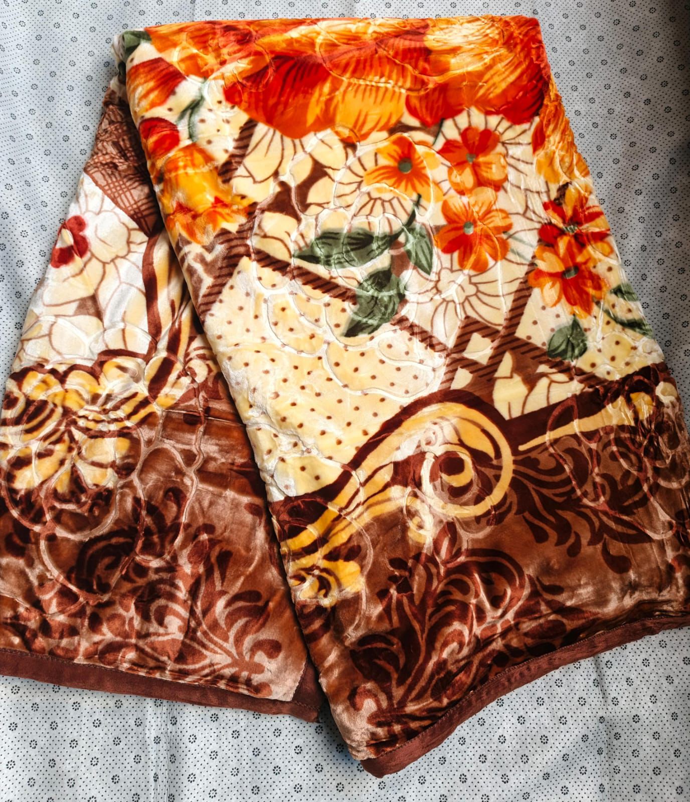 🍁🍁💫Super Soft Double Layer Blanket delivers twice the warmth and double the comfort 6*6🪖ultimate companion for cozy nights and stylish bedrooms. Crafted from high-quality woolen material, this bla