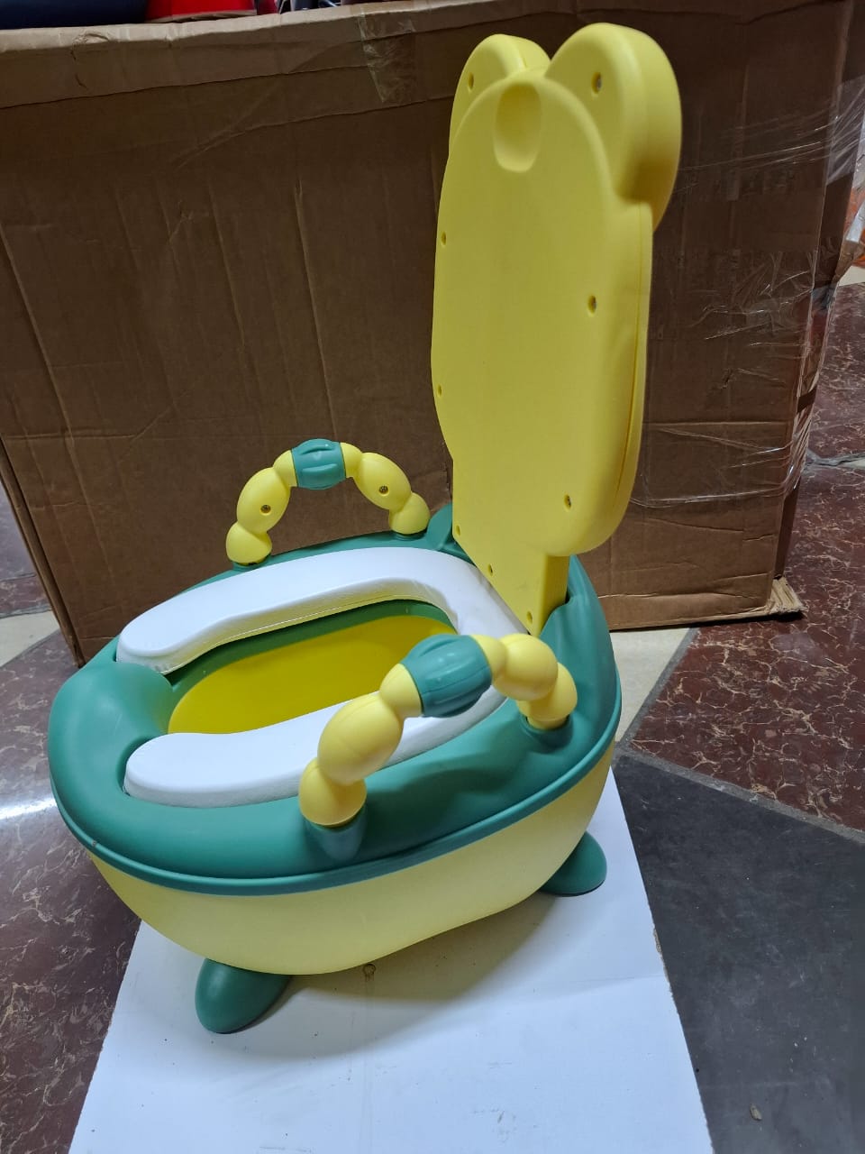 Kids Potty Training Toilet Seat – Comfortable & Easy to Use, Stable & Safe Independent Baby toilet trainer Lightweight & Portable Attractive Design