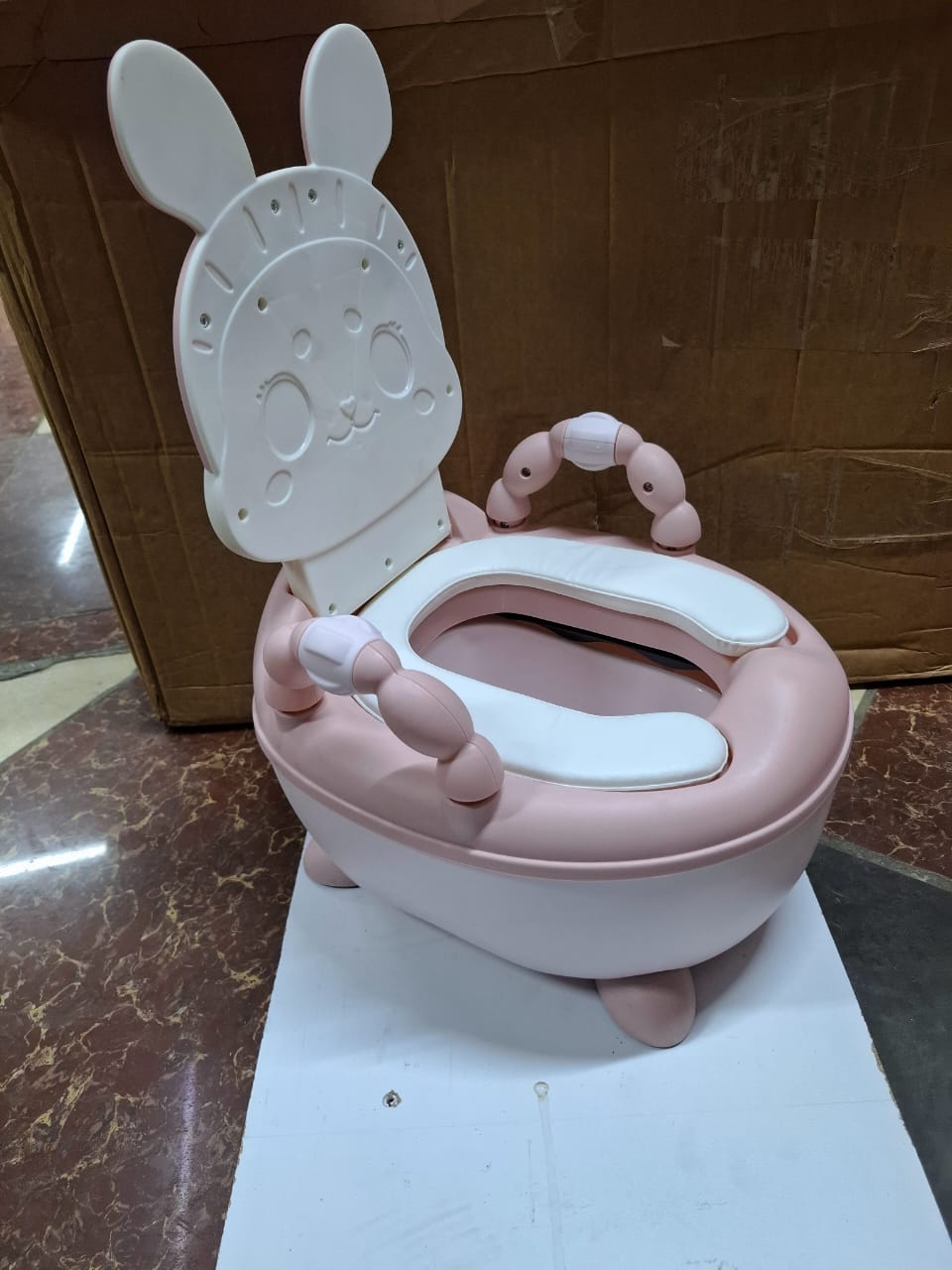 Kids Potty Training Toilet Seat – Comfortable & Easy to Use, Stable & Safe Independent Baby toilet trainer Lightweight & Portable Attractive Design