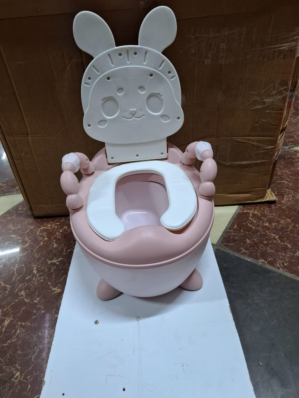 Kids Potty Training Toilet Seat – Comfortable & Easy to Use, Stable & Safe Independent Baby toilet trainer Lightweight & Portable Attractive Design