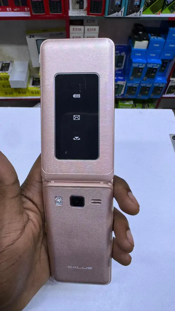 LIMITED DISCOUNT💃🏻💃🏻🔥🔥CALUS W999 Flip Phone - Quad SIM, 32GB Storage, 2.8" Display, Type-C FEATURE PHONE WITH Bluetooth /Wireless FM/SD Slot kabambe/katululu/mulika mwizi/button feature phone