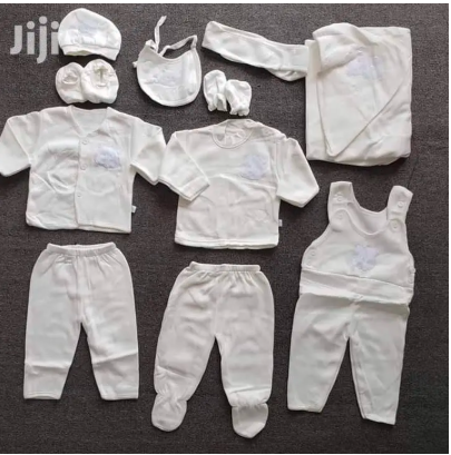 Fashion Unisex Newborn 11 Pieces Receiving Set Suitable For Newborn to 6 Months -Complete Baby Essentials for Boys, Girls & Unisex