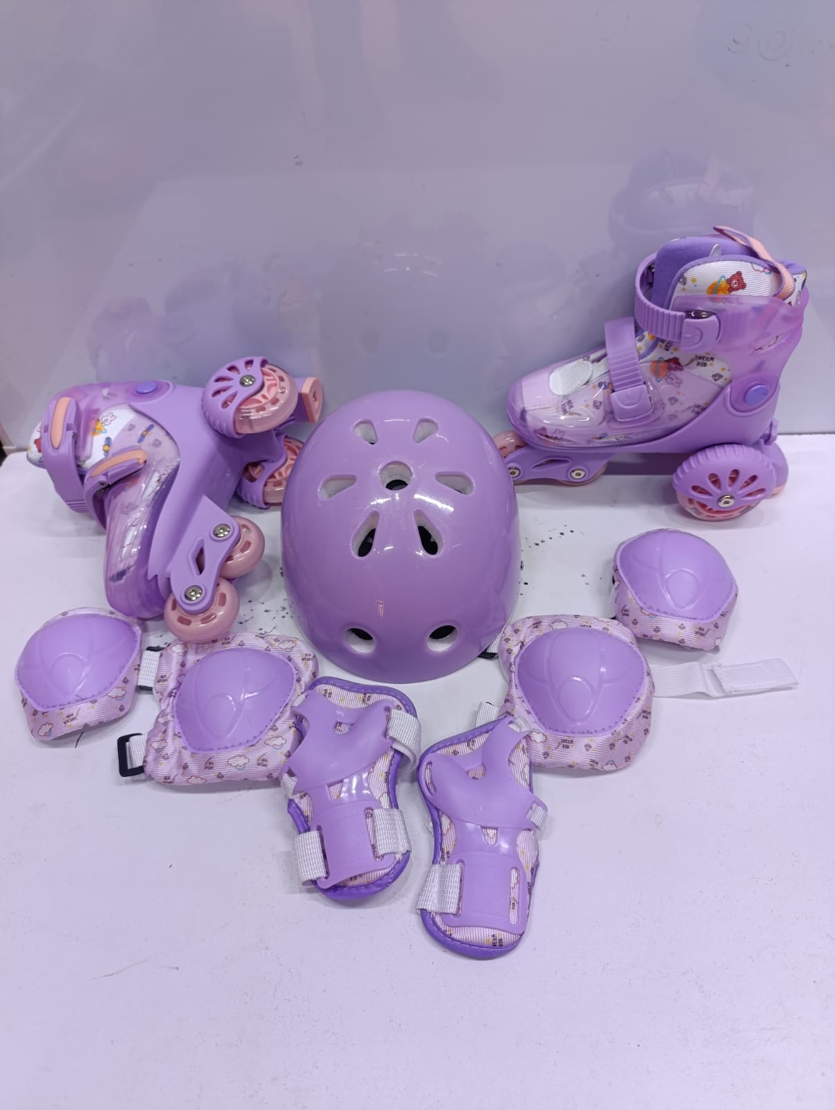 {NEW ARRIVAL} Trainer Skates Full Set -  Adjustable Kids Skating Shoes with Helmet & Guards (Size 27-30)
