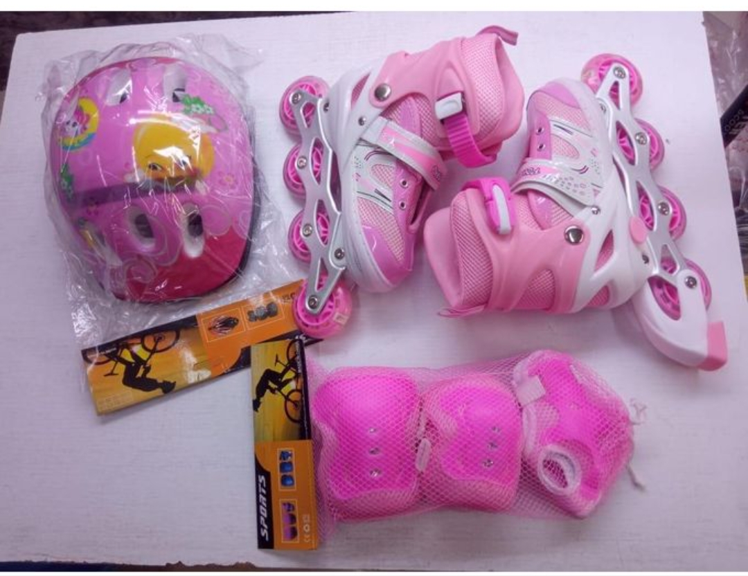 Complete Kit Roller Skates Shoes with Straight Wheels (CARTOON DECORATIONS ON HELMET,GUARDS AND SKATES MAY VARY DEPENDING WITH AVAILABLE STOCK)