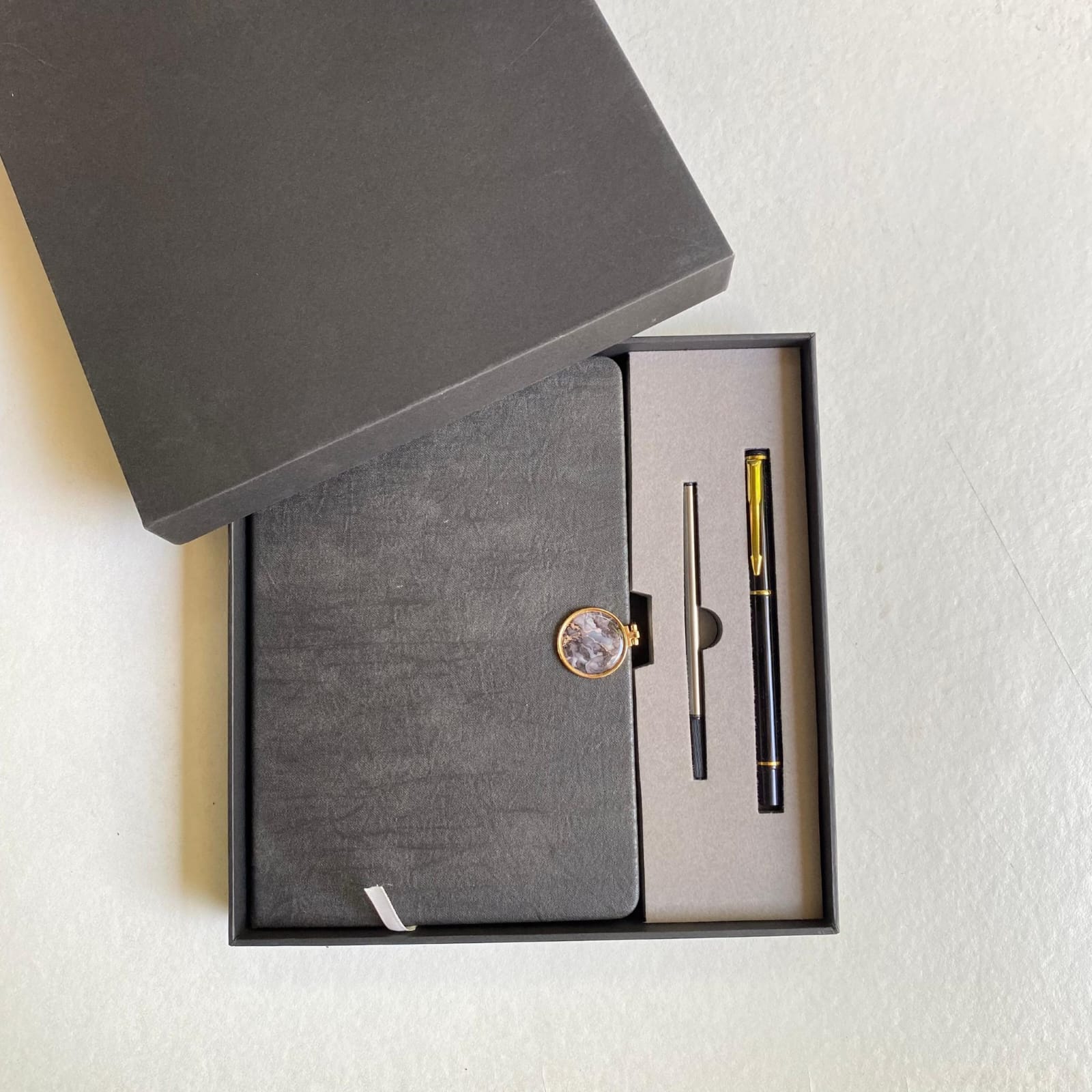Premium 3-in-1 A5 Executive Notebook and Pen Gift Set, Elegant Corporate Office Stationery Set with Spare Pen, Presentation Gift Box and Carry Bag for Business, Meetings, Events and Gifting