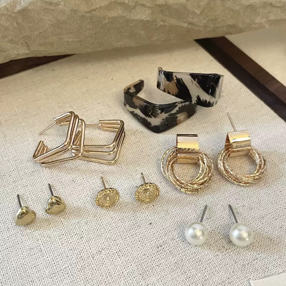 12Pcs Set Earrings Bohemian Style Women Leopard Print Fashion Wild Retro Geometric Circle Pearl Love Stud Gold Exaggerated Earrings Stud Earrings For Everyday Wear Or Gifts For Shopping And Mtching