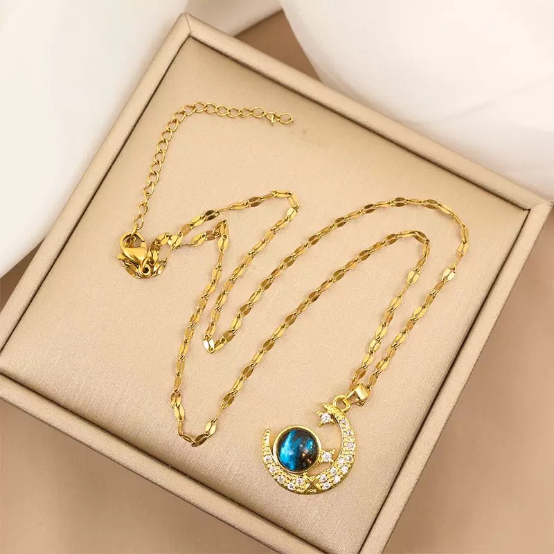 Lady's Necklace Dolphin Star Pendant Necklace Bohemian Style Fashion Women Gold Blue Stone Diamond Exaggerated Jewelry For Daily Party Gift