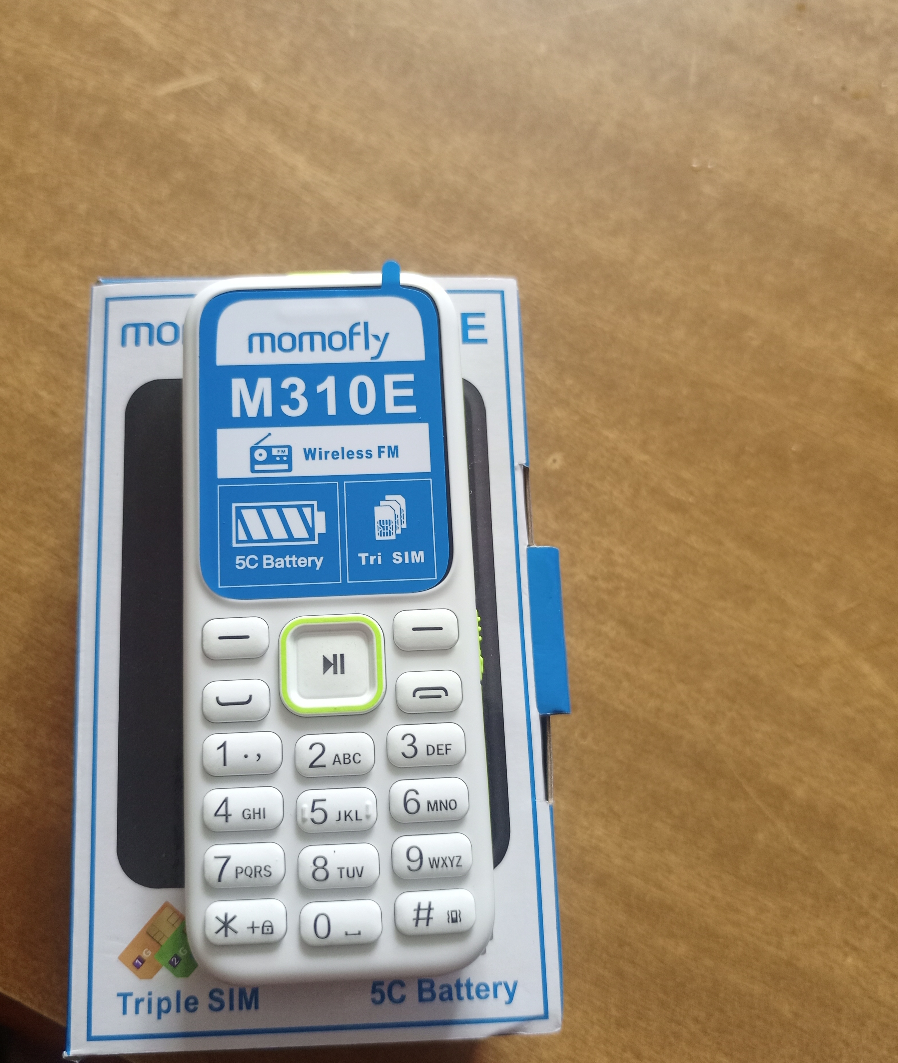 Momofly M310E  Featured Phone Triple SIM Regular 5C Battery, 1.77" display with BT connectivity featured phones RAM 32MB