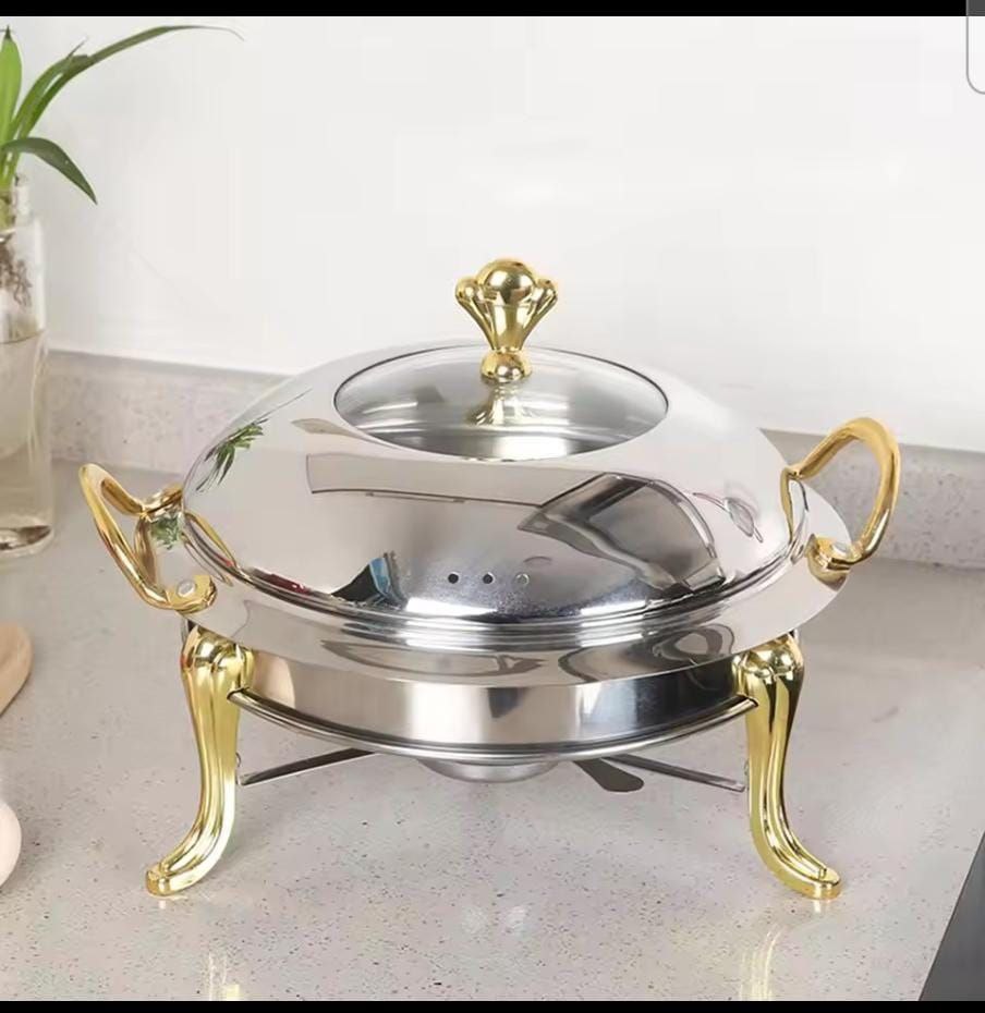 chaffing dish steel DURABLE STAINLESS STEEL: This round chafer is constructed of quality stainless steel with a mirror satin finish. SOPHISTICATED ELEGANCE: With its slightly curved legs and dome cove