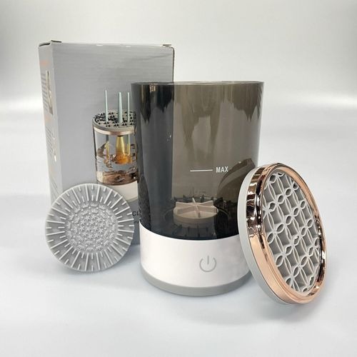 All new Automatic make up brush cleaner ,with usb plugin ,clean brushes and dry ,keep of bacteria from dirty brushes ideal for make up artists best girls gift , clean foundation contour powder brushes