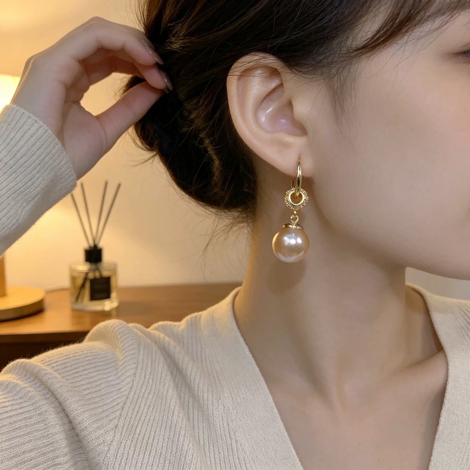 Women Gold Hoop Earrings Sparkling Rhinestone Champagne Imitation Pearl Dangle Ear Buckle Elegant Luxury Statement Drop Earrings