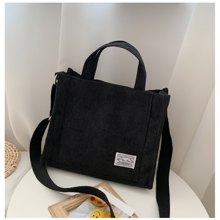 New corduroy small square bag for ladies, with an Instagram-style retro single shoulder crossbody bag suitable for student commuting, with a large capacity for carrying.