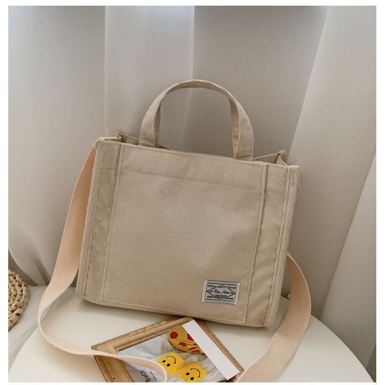 New corduroy small square bag for ladies, with an Instagram-style retro single shoulder crossbody bag suitable for student commuting, with a large capacity for carrying.