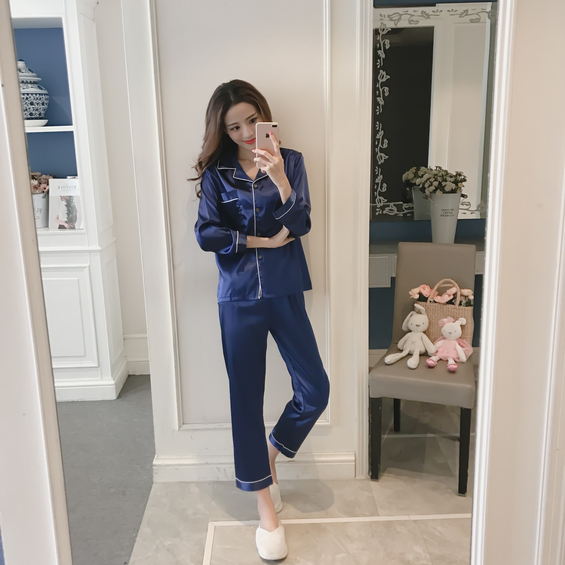 Simulation Silk Long-sleeved Thin Ice Silk  Pajamas Pajamas Cozy Lounge Set, Buttons Lapel Top And Pants Loungewear ,Fashionable, Elegant, Dignified And Comfortable