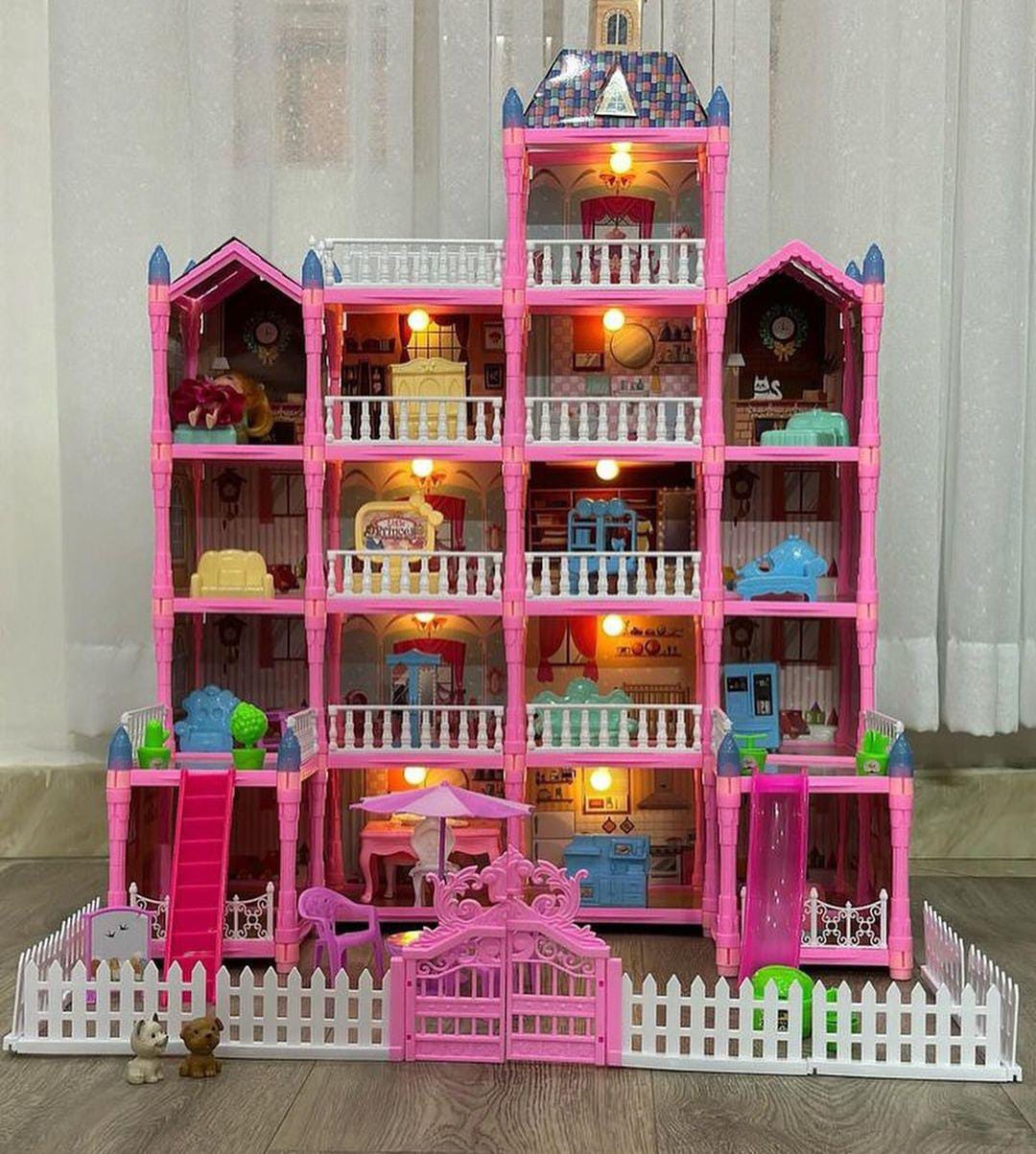 🏠 KIDS DREAM OFFER 🏠 - 1 pc Doll House Play Set Beautiful Multi-Room Dollhouse Toy for Girls Creative Imaginative Role Play Fun!!