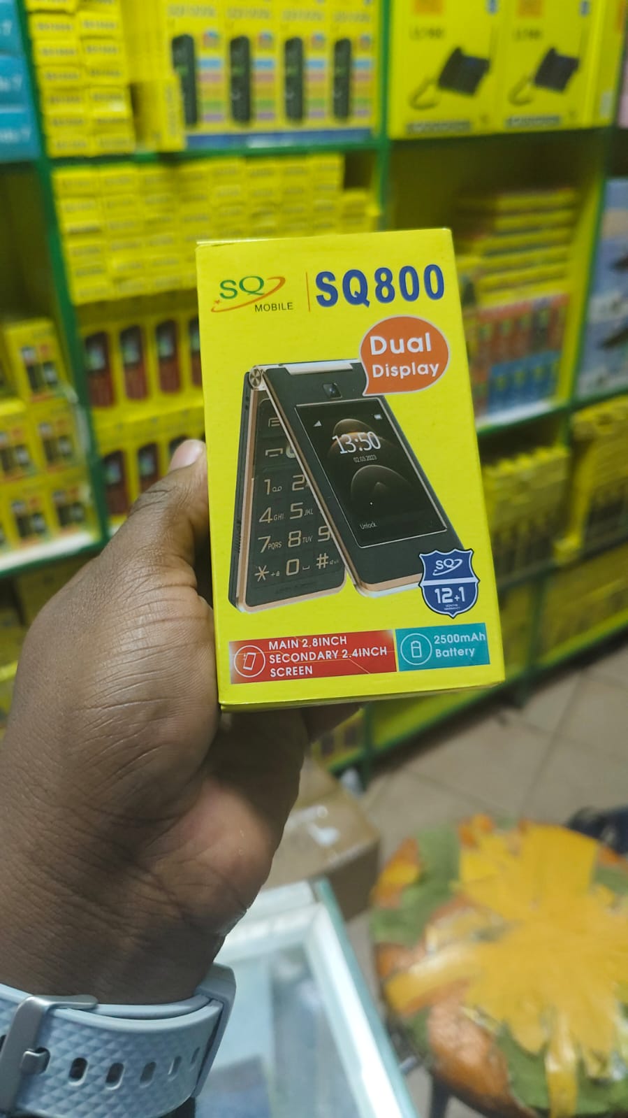 SQ SQ800 FLIP Phone 2500mAh battery capacity 2.8" SECONDARY SCREEN DUAL SIM CARD PHONE button mobile phone WITH Bluetooth connectivity super flashlight ,super speaker, camera FEATURED PHONE