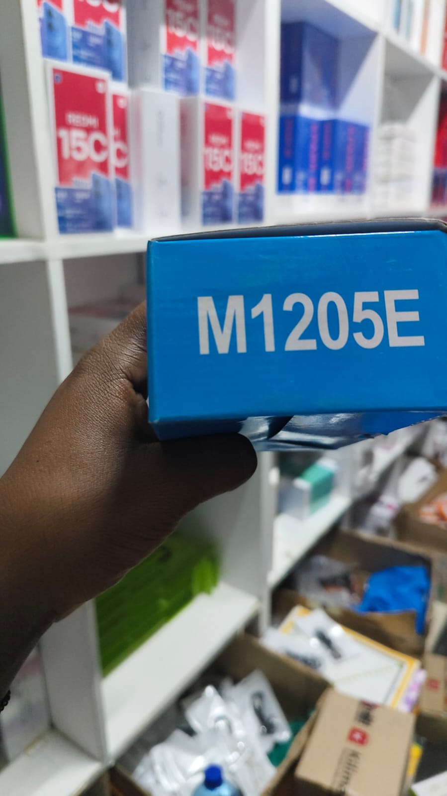 [NEW ARRIVALS!!!]MOMOFLY M1205E TRI SIM ( TRIPLE SIMCARDS) 1.77" SCREEN DISPLAY MOBILE PHONE- 5C BATTERY , INTERNET MOBILE WITH wireless Fm kadunde/ kabambe / featured phone mobile phone