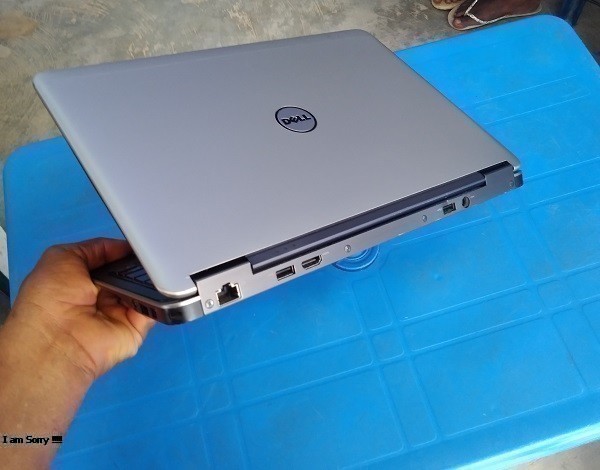 {BEST-SELLING} REFURBISHED DELL LATITUDE E7240, INTEL CORE I7 4TH GEN| 8GB RAM AND 256GB SSD STORAGE| 12.5-INCH LIGHT-WEIGHT LAPTOP| OFFICE, SCHOOL WORK AND HOME USE