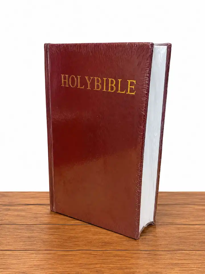 The New King James Version (NKJV) Medium Size Hardcover Bible combines the beauty and dignity of traditional Scripture with clear, modern English. Its medium-size format makes it practical for everyda
