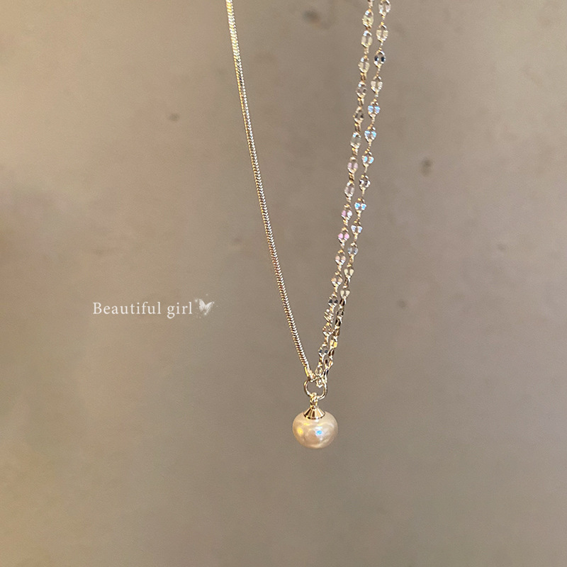 Advanced feeling, light luxury, diamond inlaid zircon titanium steel necklace, women's ins style sparkling diamond square sugar pendant, collarbone chain accessory