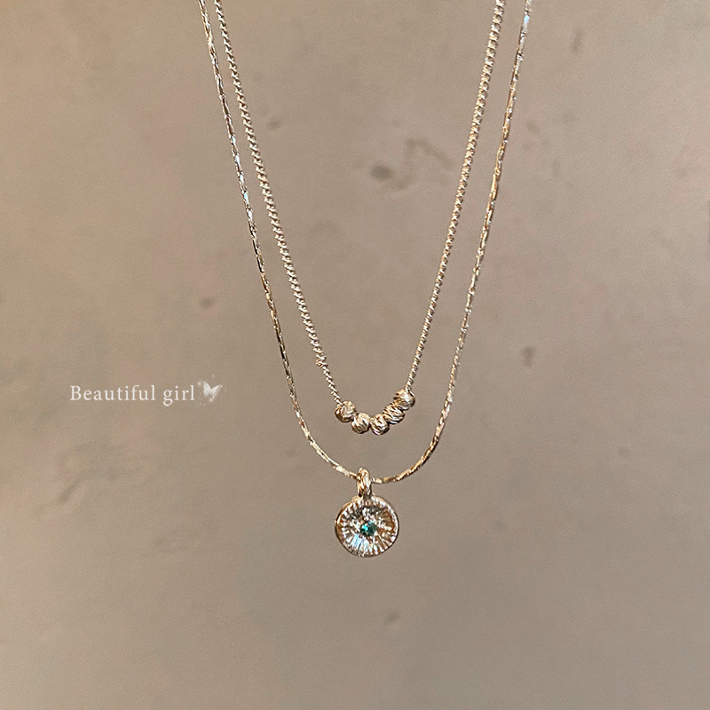 Advanced feeling, light luxury, diamond inlaid zircon titanium steel necklace, women's ins style sparkling diamond square sugar pendant, collarbone chain accessory