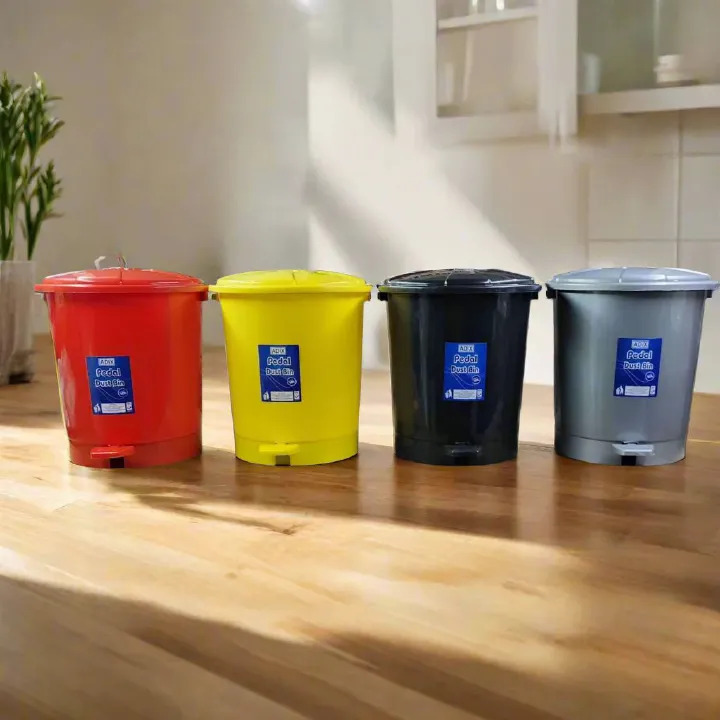 small size Home garbage bin/ Kitchen plastic Pedal bin, 10 liters Kitchen Pedal Bin (10L) & foot-operated waste recycling dustbin. Ideal for Home or Office Use