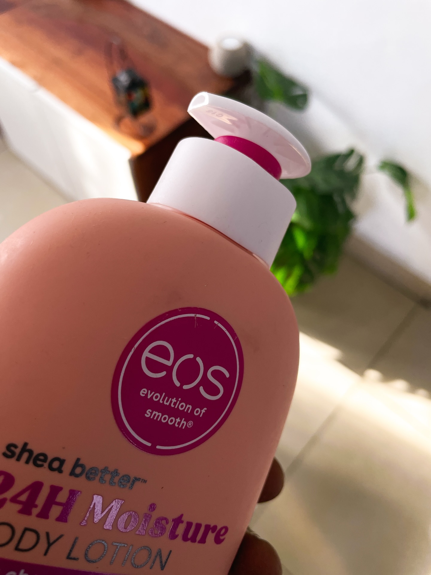 EOS Peppermint Cashmere Extreme Glowing Body Lotion 473ml – Moisturizing Body Cream with Peppermint Scent, Hydrating Lotion for Soft Smooth Glowing-Looking Skin, Daily Body Care
