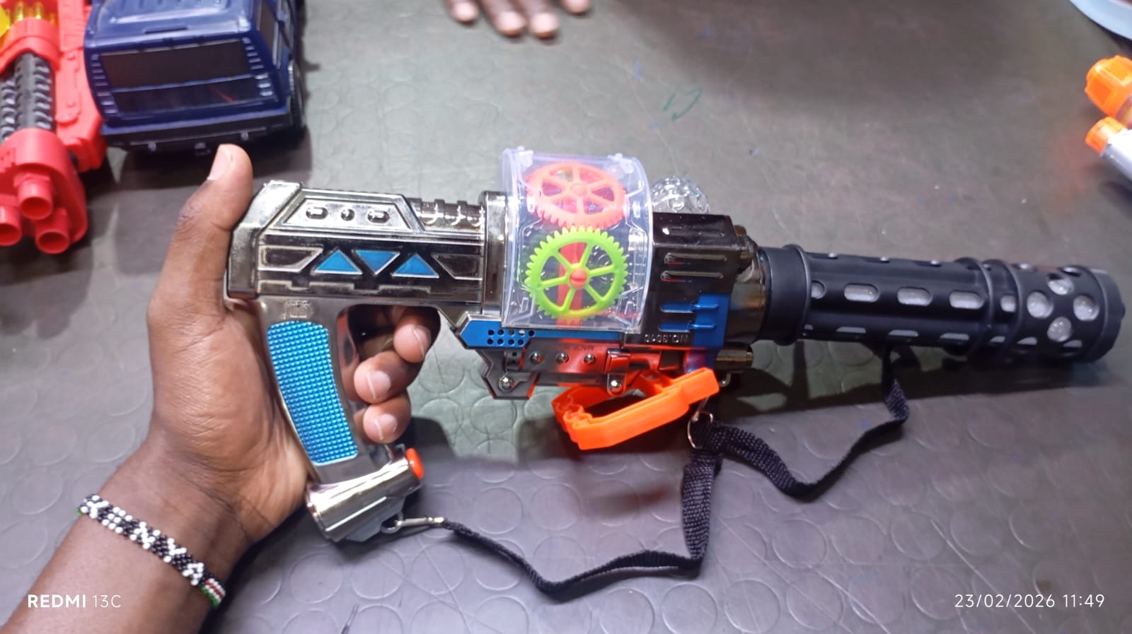 Kids Vibrating Toy Gun With Sound And Light Beam..The toy makes real sound, and pin point the target with beam light. It uses batteries to functional. The best enjoyment while indoor or outdoor.