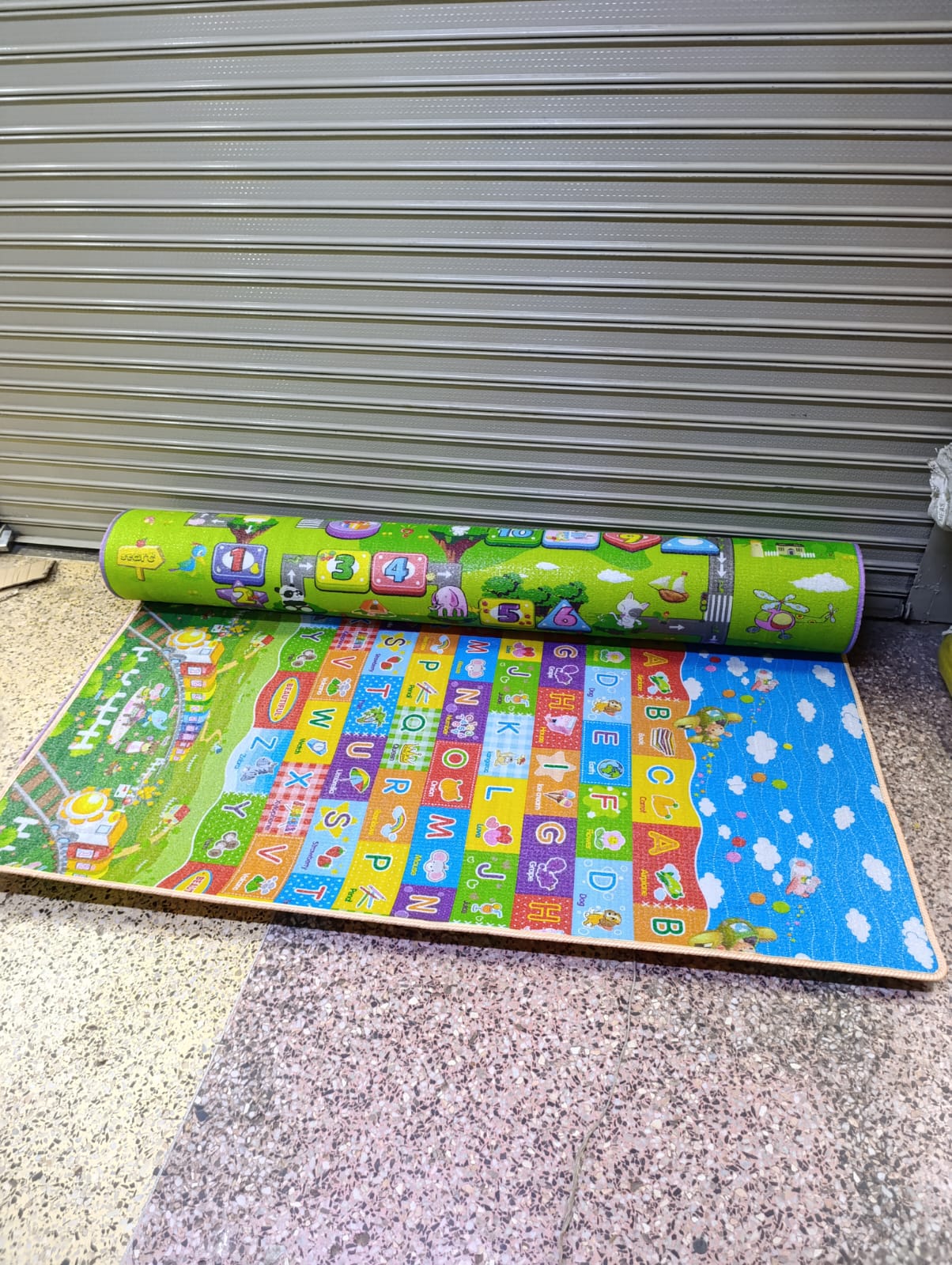 Kids Play Mat 6 × 9ft Foldable Waterproof Crawling Mat for Baby & Toddler