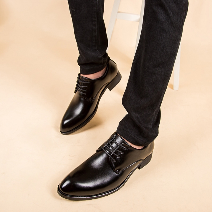 Men Pointed Leather Business Shoes Soft Leisure Formal Offical Shoes Oxford Lace-up British Flat Moccasins