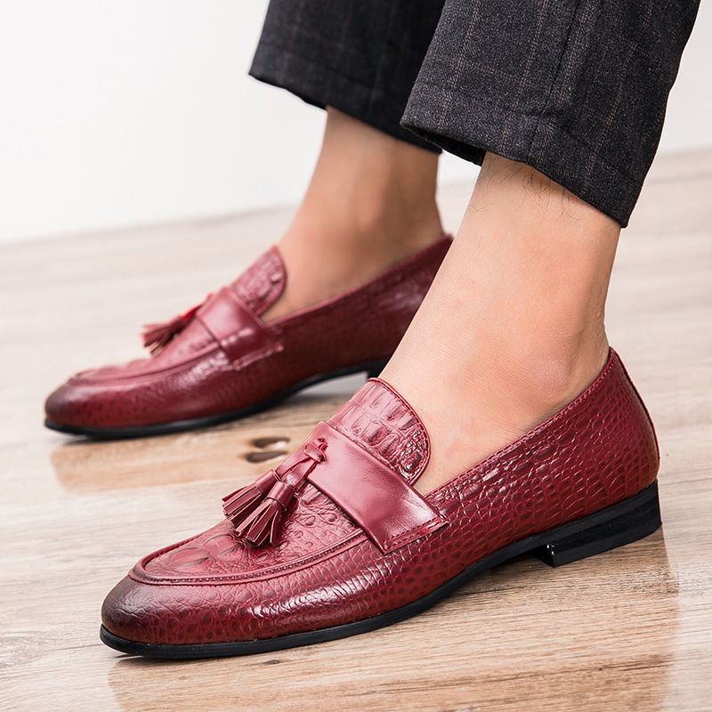 Fashion Tassel Men Business Shoes Pointed Leather Dress Formal Office Oxford Casual Slip-on Moccasin